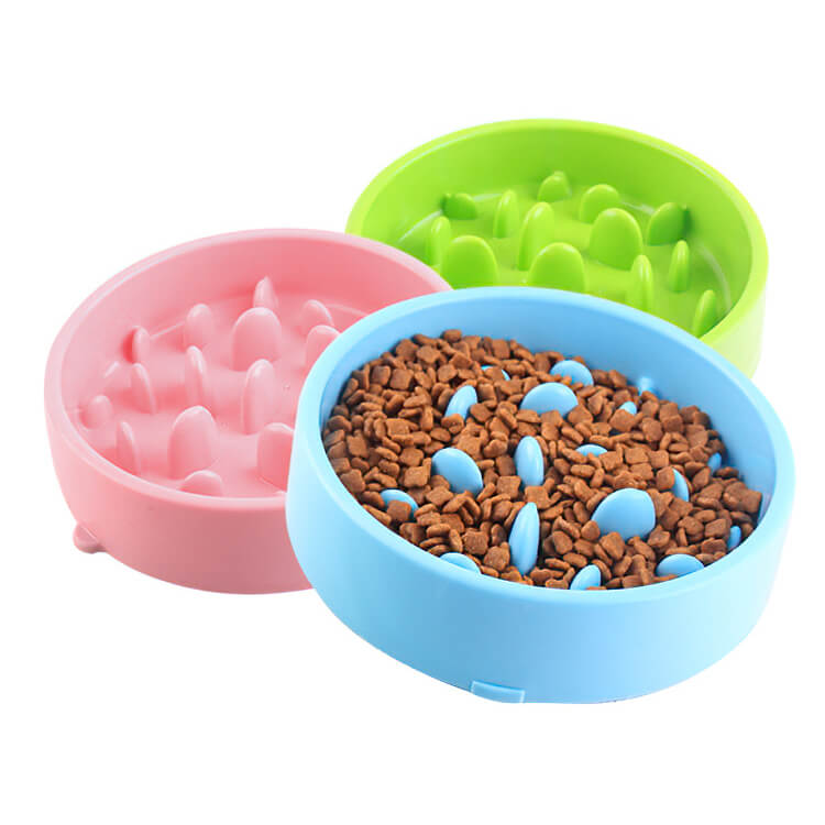 Plastic Dog Slow Feeder Bowl 20cm Diameter Interactive Toy